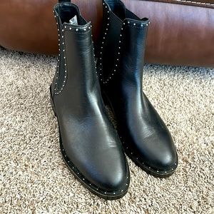 Black size 9 women’s Rebecca Minkoff high ankle booties.